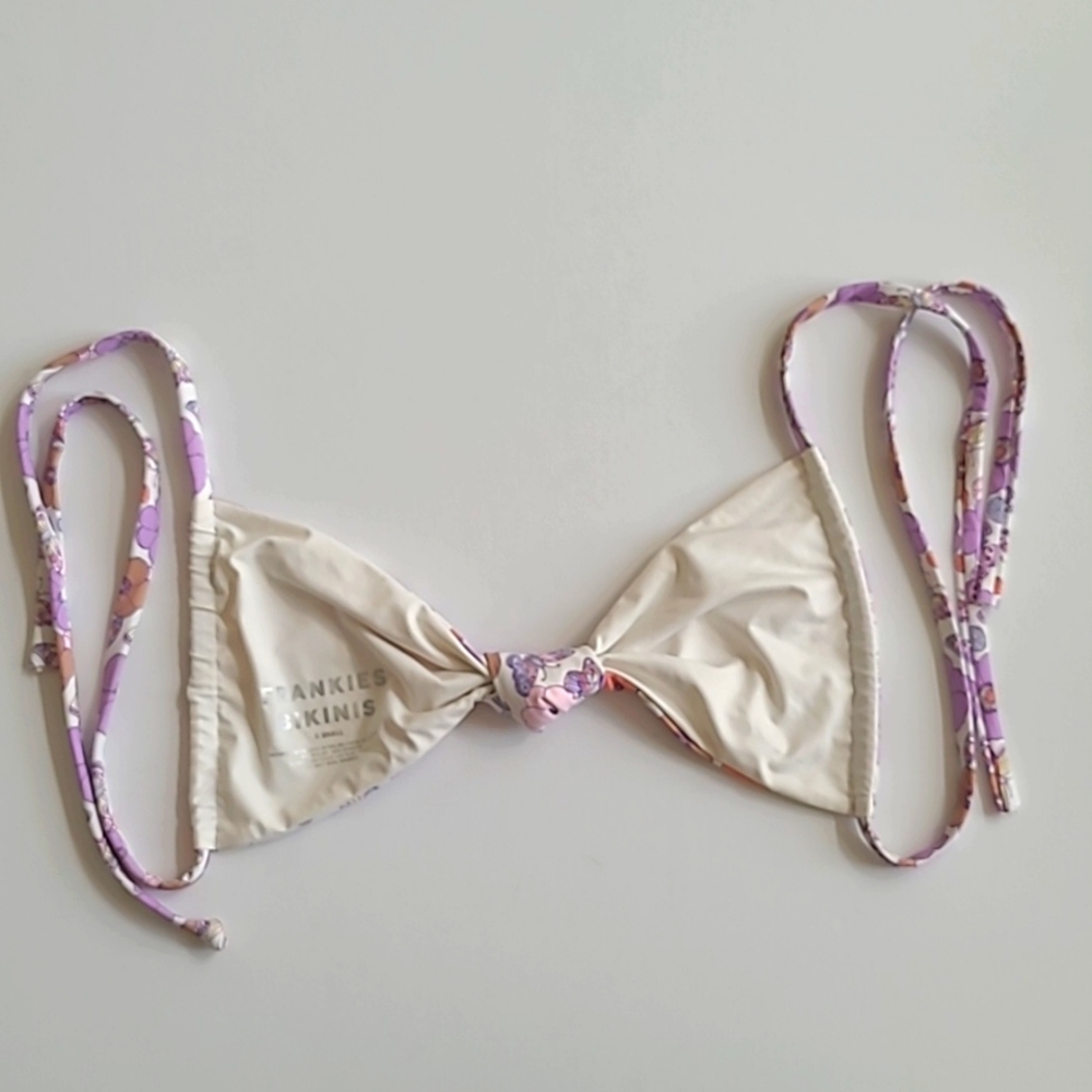 Frankie’s Knoted Bikini Top - Picture 5 of 6